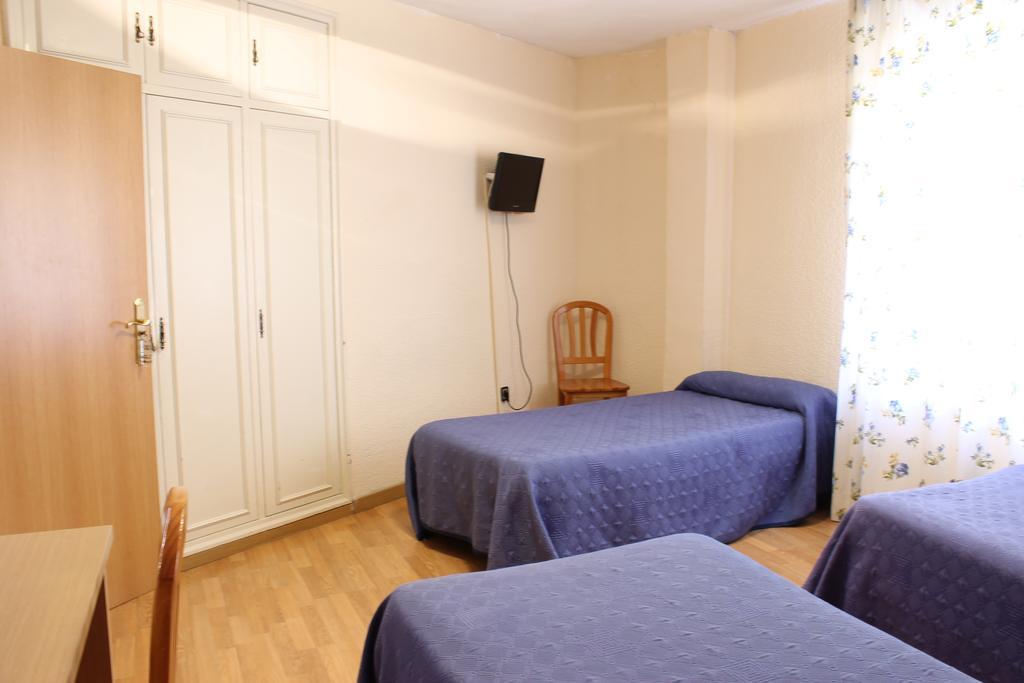 Hotel Residencia Gran Via Salamanca Szoba fotó